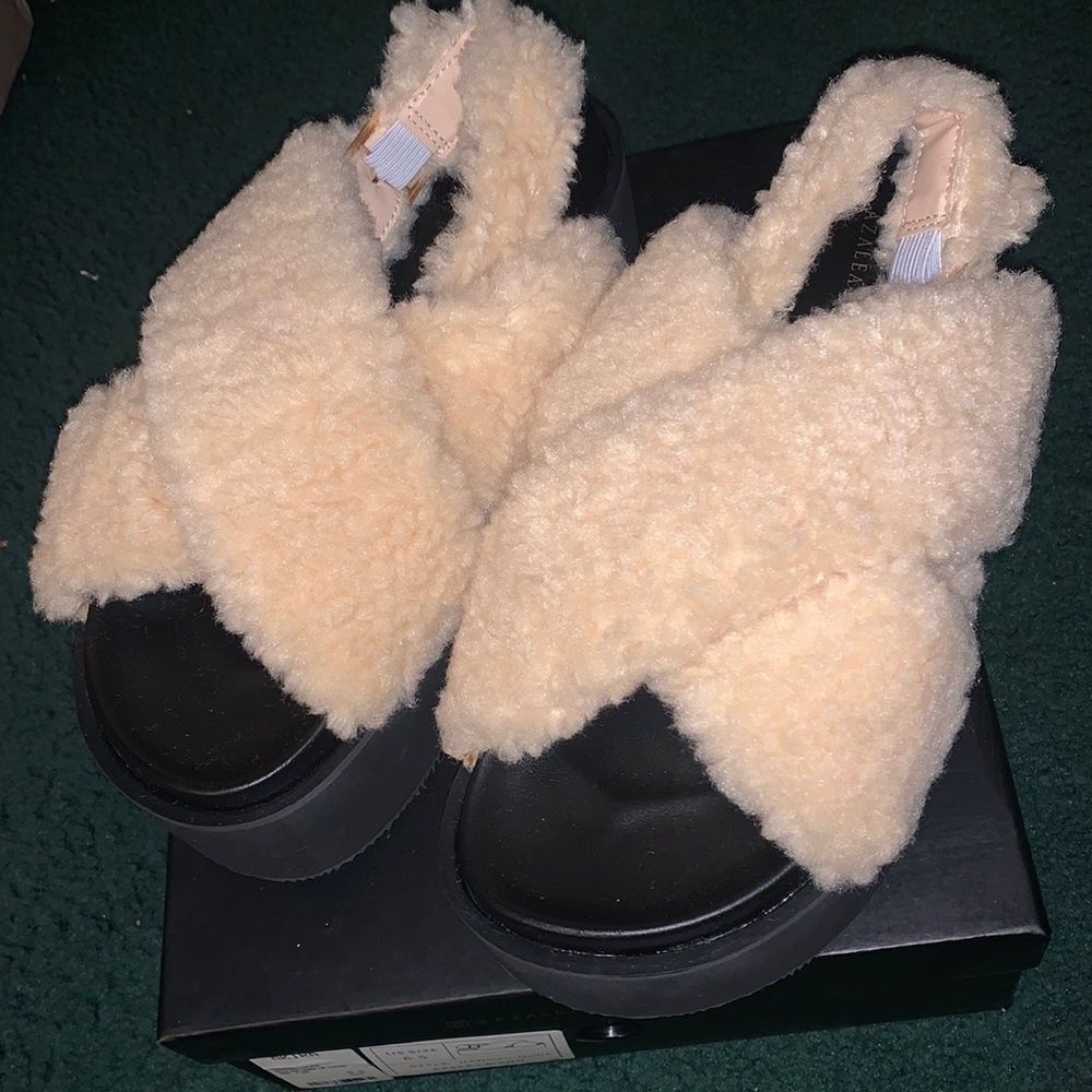 Akira - Hannah-Nude Platform Teddy fur